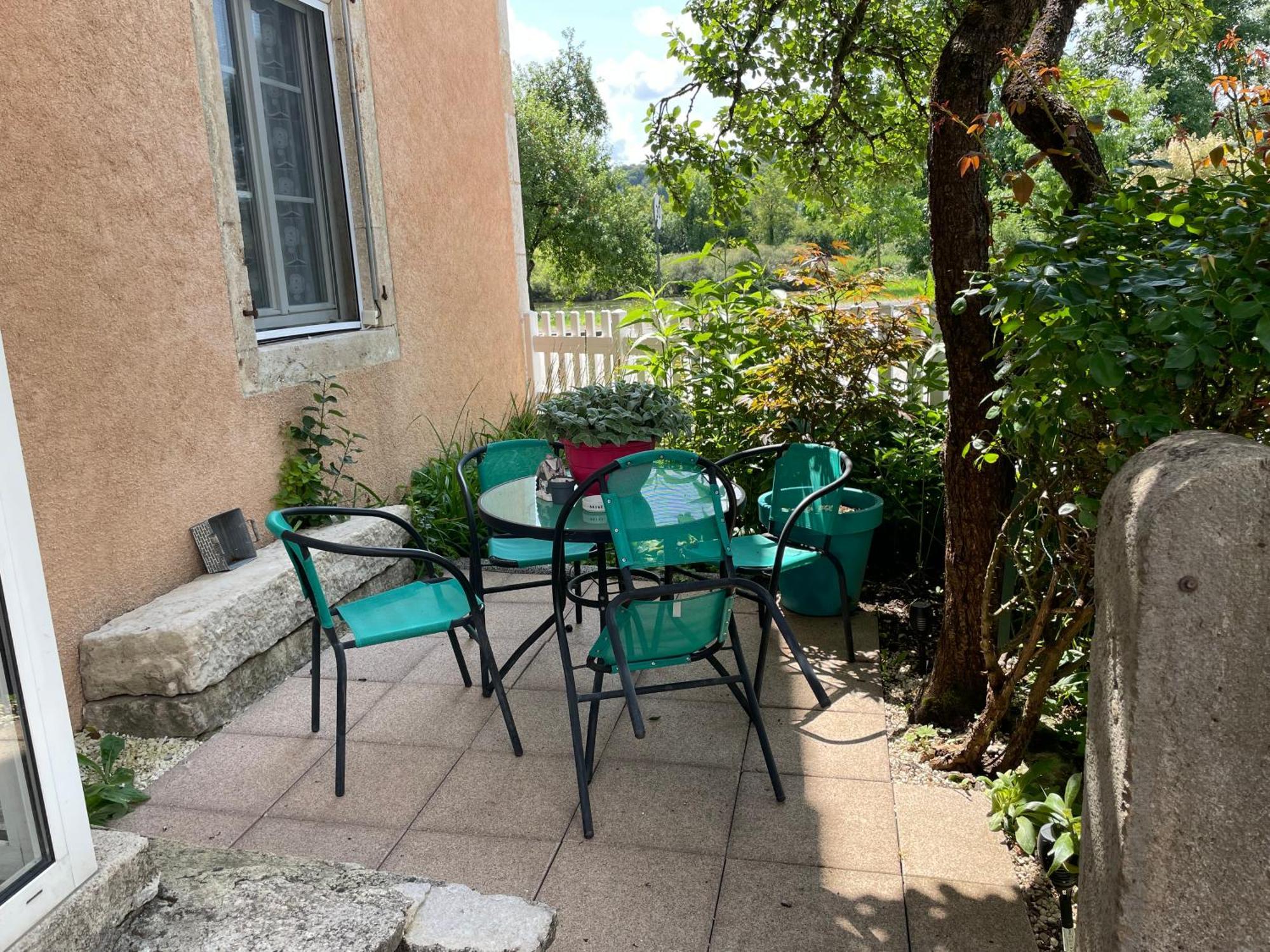 Appartement Ravissant En Bordure Du Doubs Longevelle-sur-Doubs Екстер'єр фото